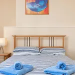 Abbey Terrace - Free Parking Apartment Whitby